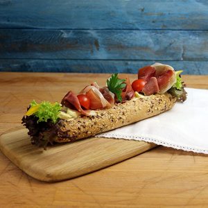 Baguette med serranoskinke