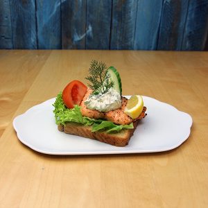 Smørbrød med innbakt laks